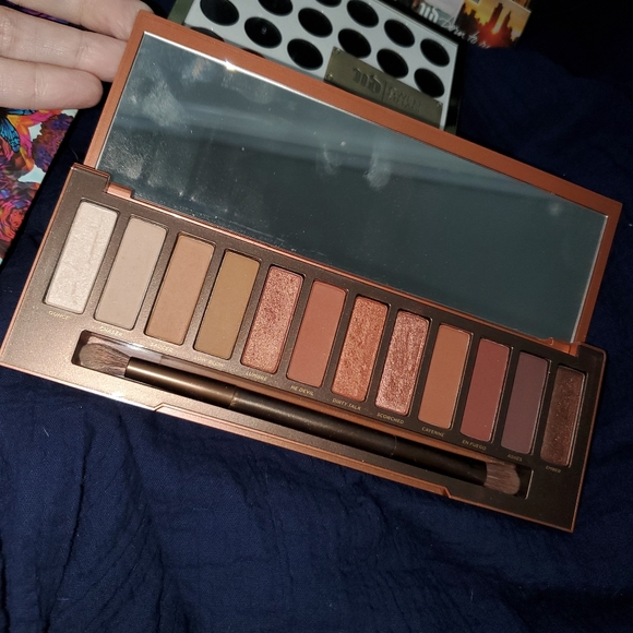 Bundle of SIX Urban Decay Palettes - Picture 2 of 7